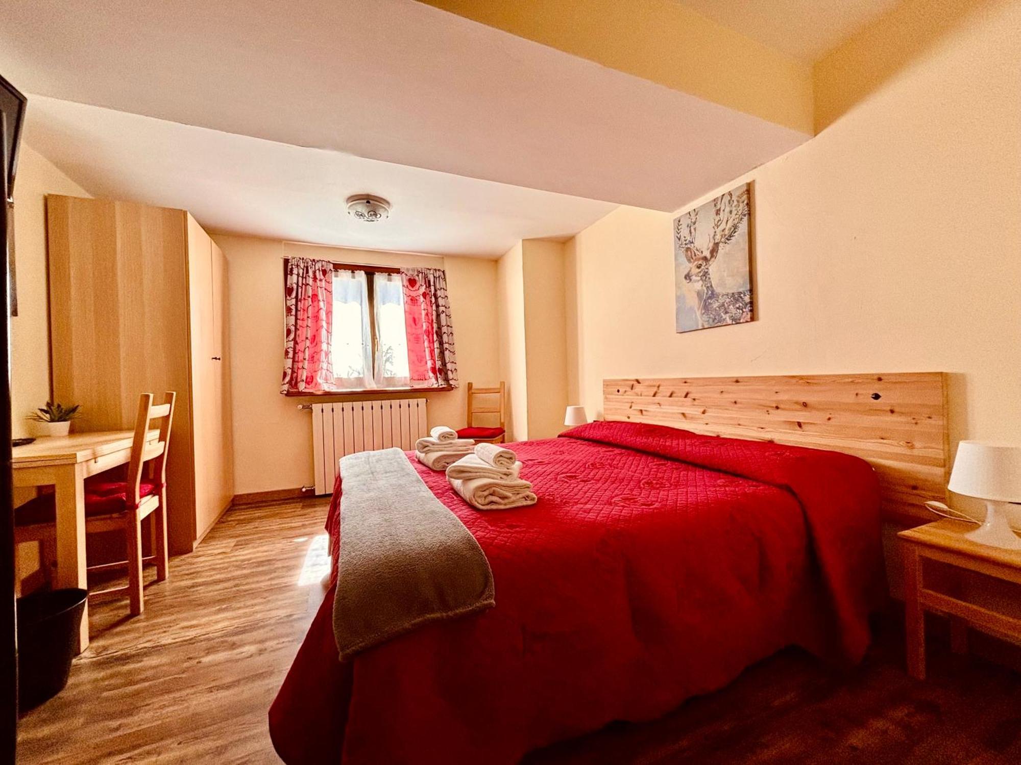 Hotel Piccolo Chalet Claviere Ngoại thất bức ảnh
