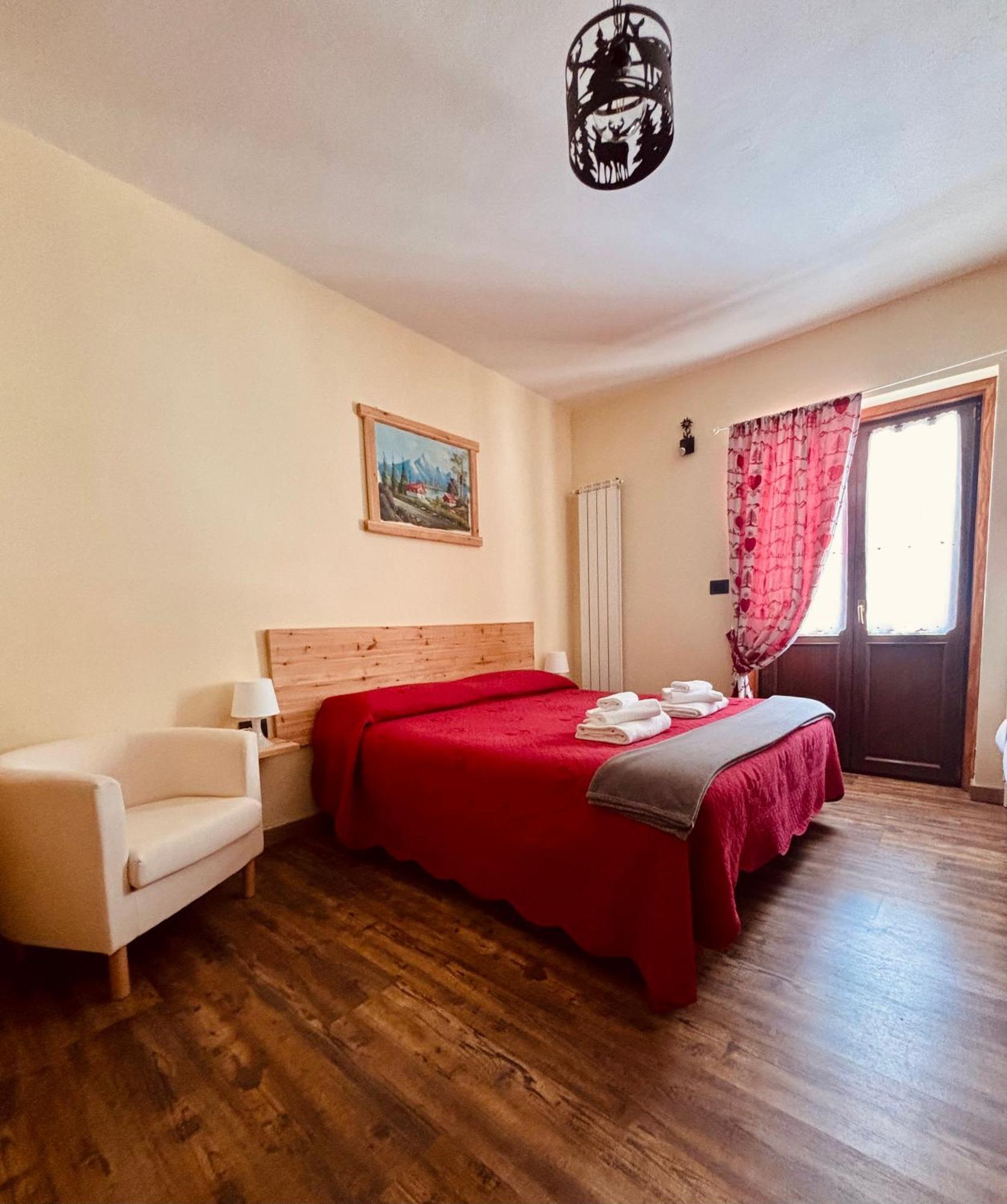 Hotel Piccolo Chalet Claviere Ngoại thất bức ảnh