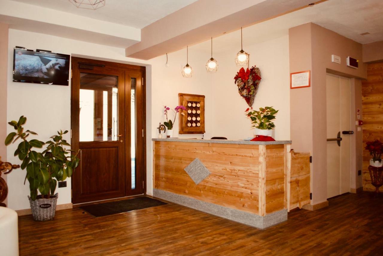 Hotel Piccolo Chalet Claviere Ngoại thất bức ảnh